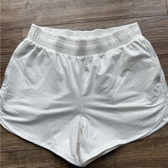 All in Motion Cream Active Shorts - Picture 1 of 2